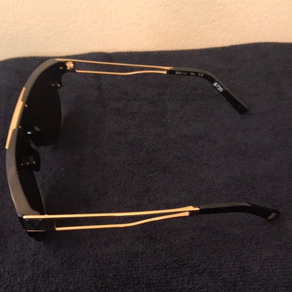 Louis Vuitton Sunglasses - Picture 4 of 8